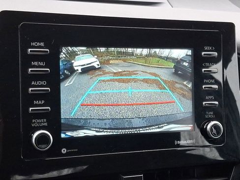 Used 2022 Toyota Camry LE image 17