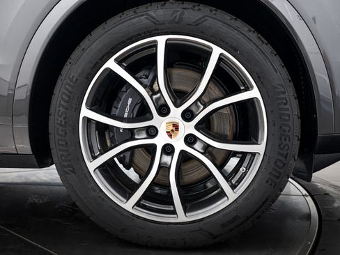 Certified 2026 Porsche Cayenne image 11