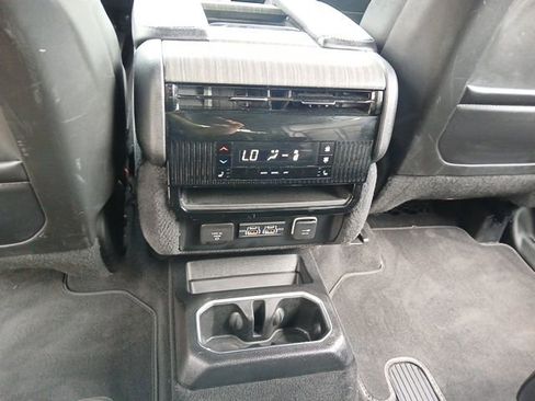 Used 2024 Jeep Wagoneer Series III image 17