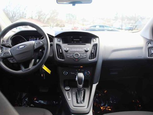 Used 2017 Ford Focus SE image 27