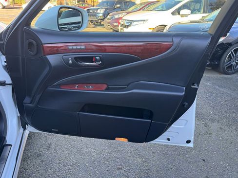 Used 2012 Lexus LS 460 AWD image 21