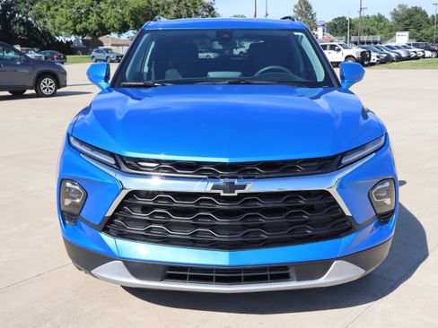 Used 2024 Chevrolet Blazer LT w/ Convenience Package FWD image 2