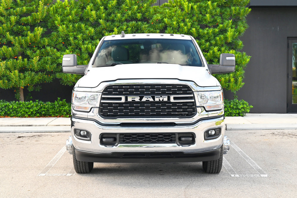 Used 2024 RAM 3500 Big Horn AWD/4WD image 2