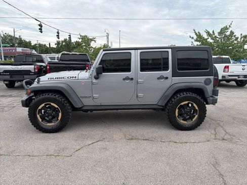 Used 2017 Jeep Wrangler Unlimited Rubicon AWD/4WD image 3