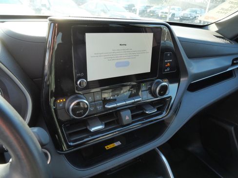 Certified 2025 Toyota Highlander XSE image 23