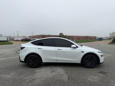 Used 2026 Tesla Model Y Long Range AWD/4WD image 5