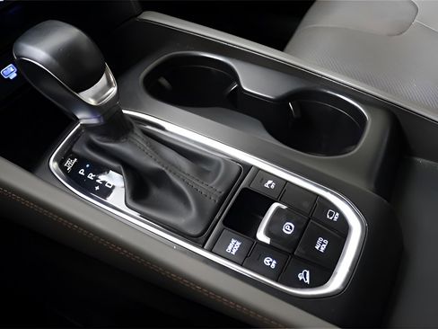 Used 2020 Hyundai Santa Fe Limited image 29