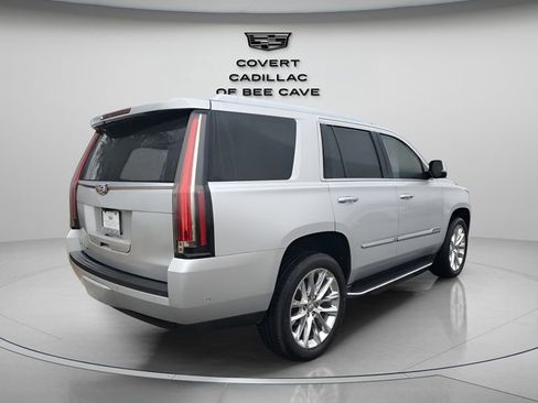 Used 2018 Cadillac Escalade Luxury image 9
