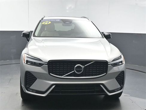 Used 2024 Volvo XC60 B5 Core w/ Protection Package Premier image 3