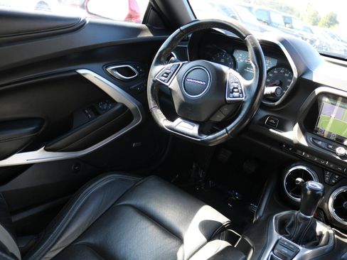 Used 2017 Chevrolet Camaro LT RWD image 42