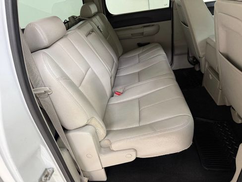 Used 2011 Chevrolet Silverado 2500 LT w/ Interior Plus Package AWD/4WD image 34