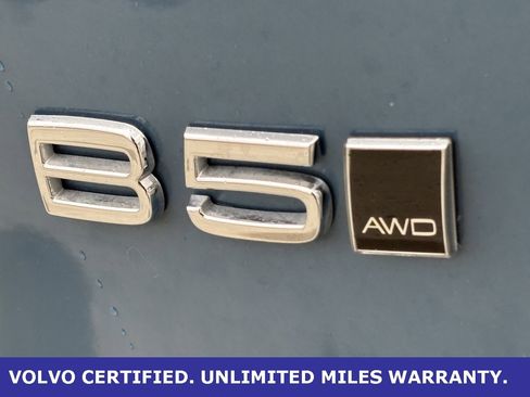Certified 2023 Volvo XC40 B5 Ultimate w/ Protection Package Premier image 11