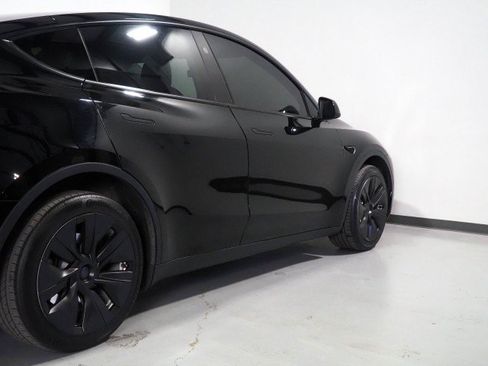 Used 2023 Tesla Model Y Long Range AWD/4WD image 52