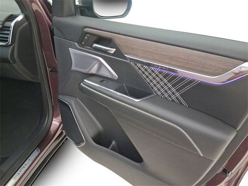 Certified 2024 GMC Acadia Denali w/ Super Cruise Package image 15