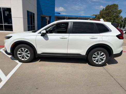 Used 2025 Honda CR-V LX image 8