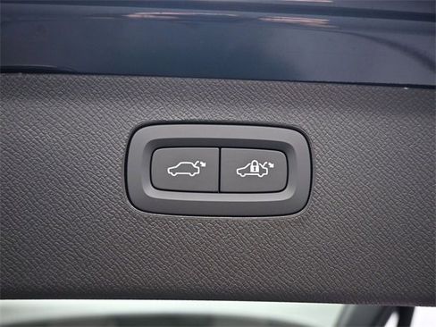 New 2026 Volvo XC90 B6 Ultra image 33