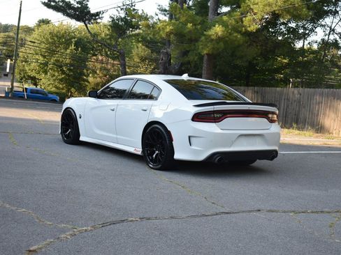 Used 2015 Dodge Charger R/T Scat Pack w/ Beats Audio Group RWD image 4