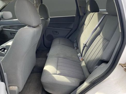 Used 2005 Jeep Grand Cherokee Laredo image 25