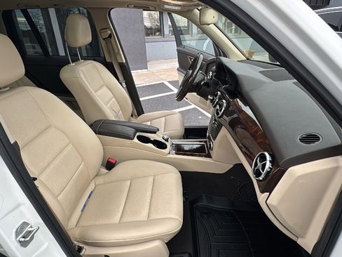 Used 2014 Mercedes-Benz GLK 350 4MATIC image 19