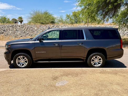 Used 2018 Chevrolet Suburban LT AWD/4WD image 2