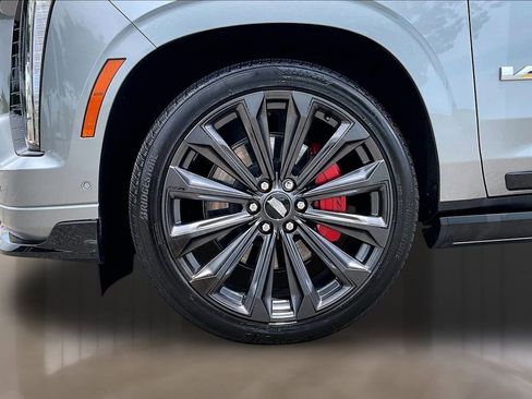 Used 2025 Cadillac Escalade V AWD/4WD image 8