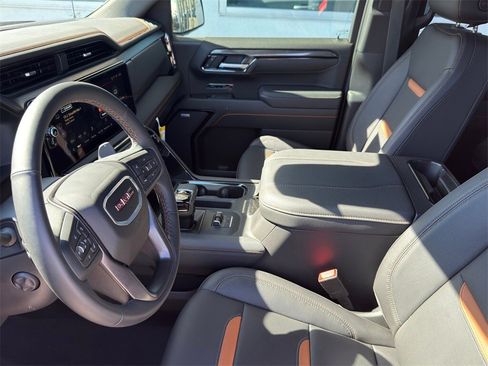 Used 2025 GMC Sierra 1500 AT4 w/ AT4 Premium Package image 9