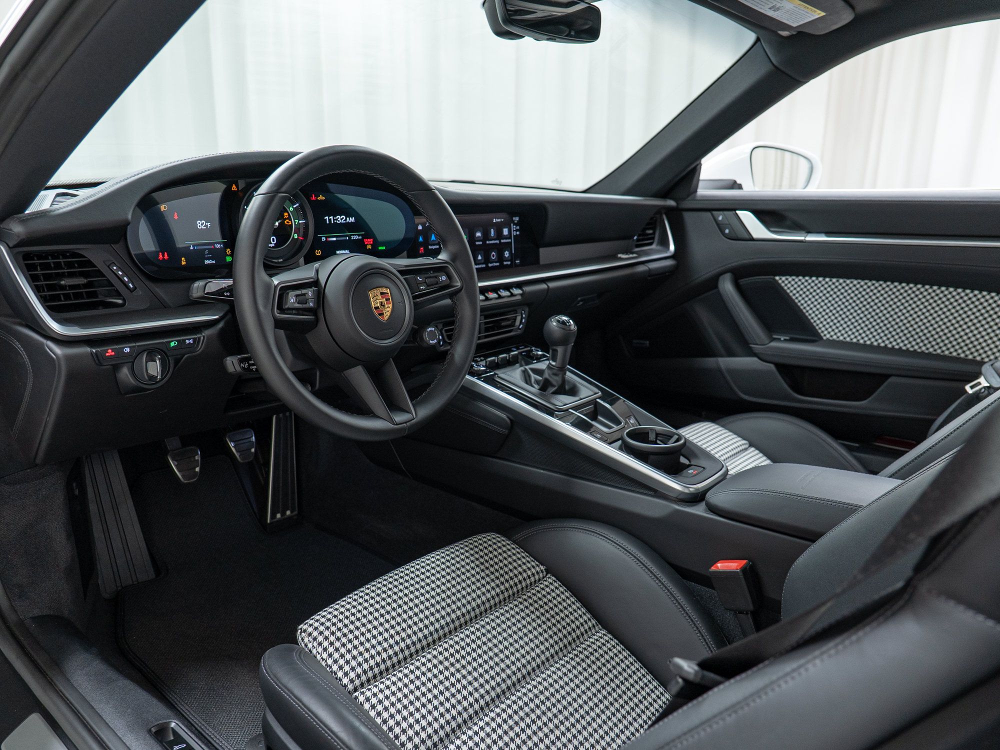 Certified 2024 Porsche 911 Carrera S RWD image 4