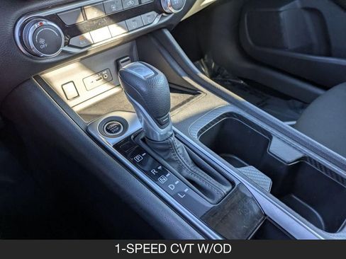 Used 2025 Nissan Sentra SV FWD image 16
