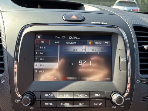 Used 2017 Kia Forte SX image 26