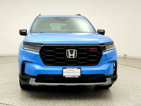 Used 2025 Honda Pilot TrailSport image 2