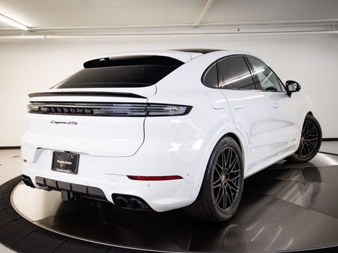 Used 2026 Porsche Cayenne GTS AWD/4WD image 7