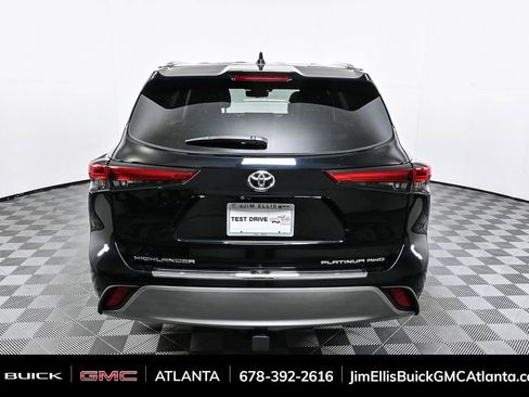 Used 2021 Toyota Highlander Platinum image 29