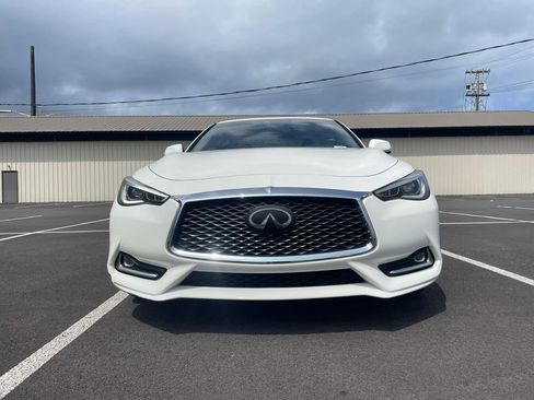 Used 2019 INFINITI Q60 3.0t Luxe w/ Essential Package image 2