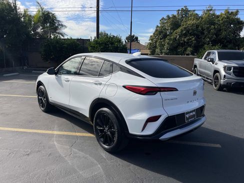 Used 2025 Buick Envista Sport Touring image 7