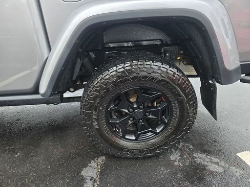 Used 2020 Jeep Gladiator Rubicon AWD/4WD image 4