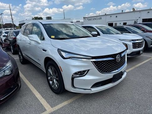 Used 2024 Buick Enclave Avenir w/ Avenir Technology Package AWD/4WD image 4