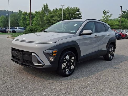 Used 2025 Hyundai Kona SEL AWD/4WD image 3
