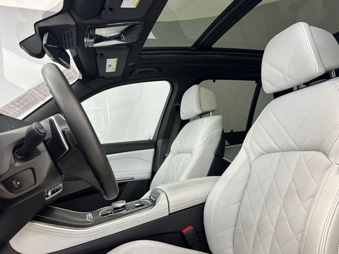 Used 2024 BMW X5 xDrive50e w/ Executive Package AWD/4WD image 5