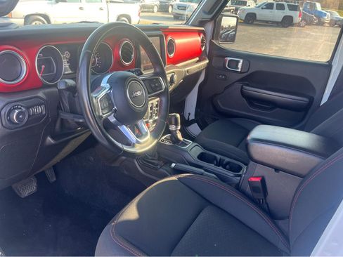 Used 2018 Jeep Wrangler Unlimited Rubicon AWD/4WD image 10