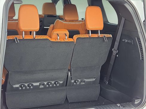 New 2026 Chrysler Pacifica Pinnacle AWD/4WD image 8