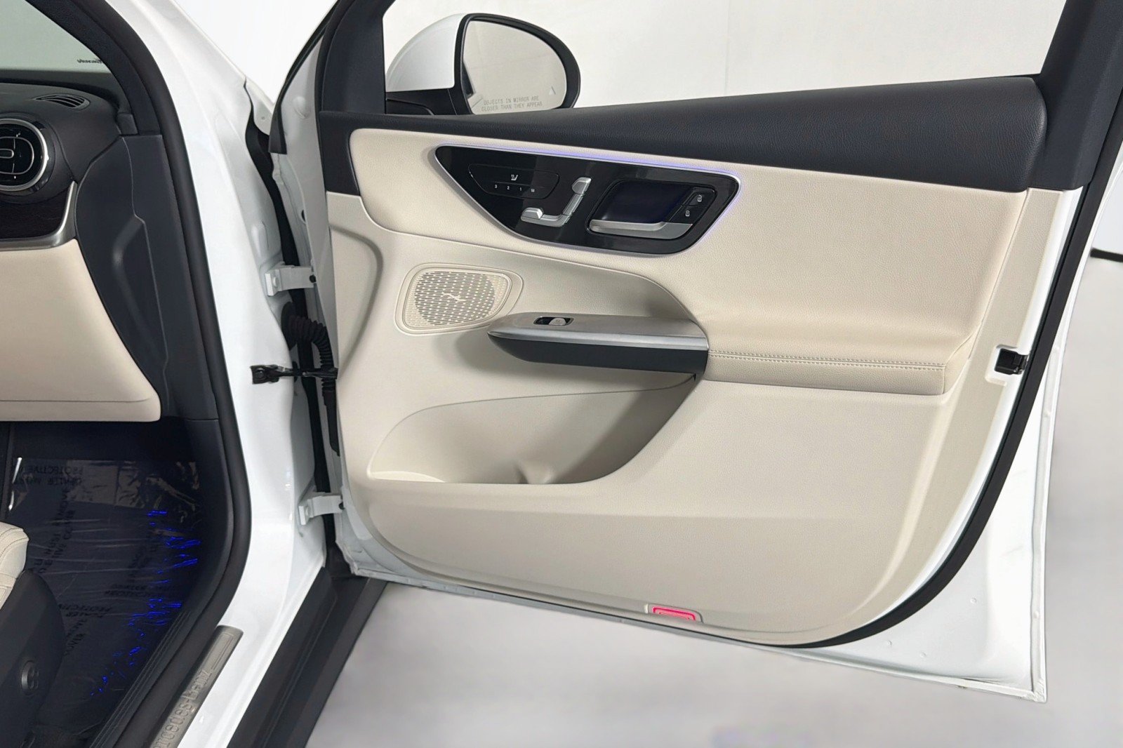 Certified 2025 Mercedes-Benz GLC 300 image 26