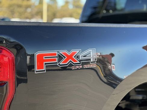 Used 2025 Ford F250 Lariat image 29