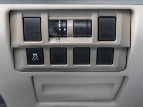 Used 2017 Subaru Outback 2.5i Premium image 18