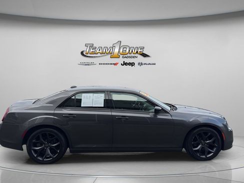 Used 2020 Chrysler 300 Touring w/ Sport Appearance Package image 8