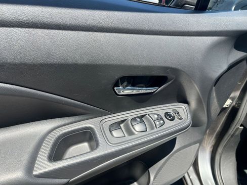 Used 2025 Nissan Versa SV FWD image 18