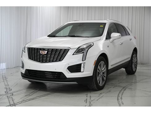 Certified 2025 Cadillac XT5 Premium Luxury image 3