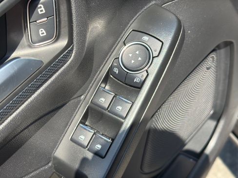 Used 2025 Ford Escape ST-Line Select AWD/4WD image 33