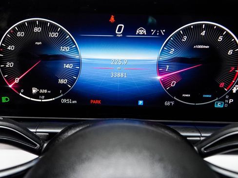 Used 2025 Mercedes-Benz GLE 350 4MATIC image 32