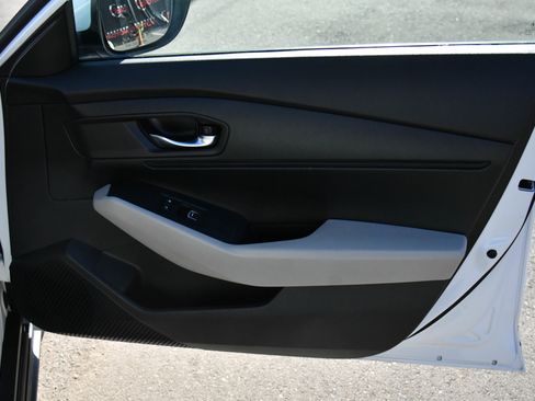 Used 2023 Honda Accord LX image 37