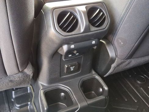 Used 2023 Jeep Gladiator Rubicon w/ Cold Weather Group AWD/4WD image 11
